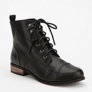 Urban Outfitters BDG Chelsea Lace-Up Boot